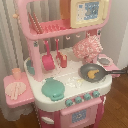 ELC children's kitchen like new with 16 accessories