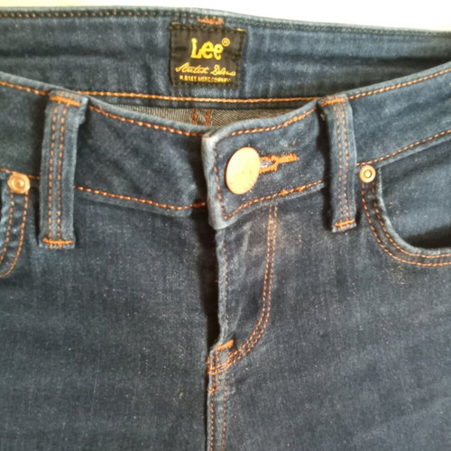 Authentic Lee women's dark blue jeans like new