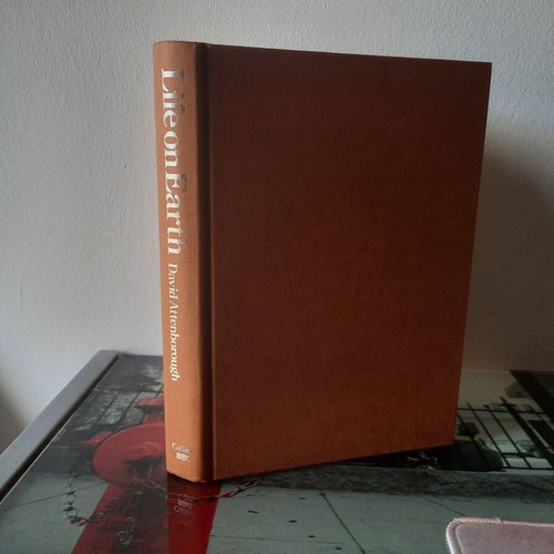 Life on Earth by David Attenborough hardcover used, English