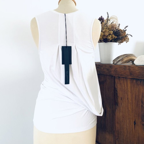 Kai-aakmann asymmetrical blouse new, white