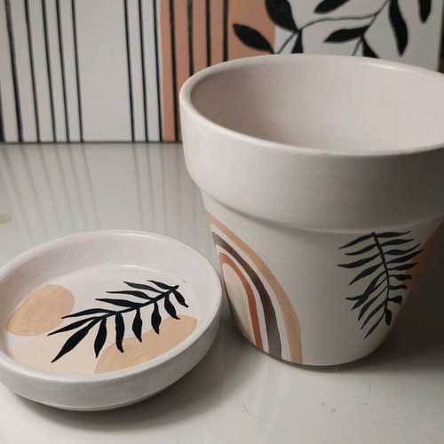 Hand-painted clay flowerpot new with saucer