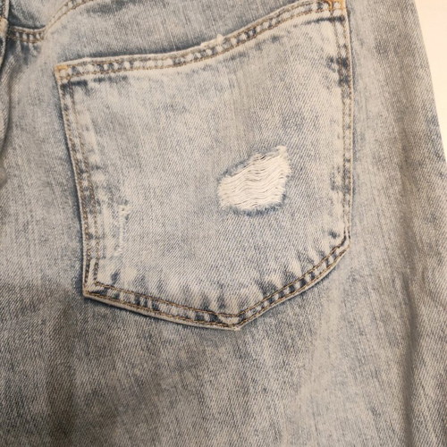 Zara women's light blue jeans like new with rips