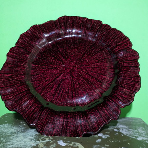 Glass decorative platter red like new, diameter 35 cm