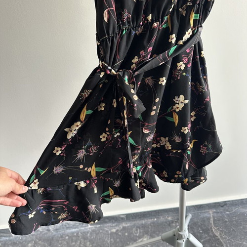 Floral mini dress with ruffles like new, Fly girl brand