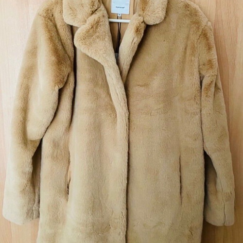 Faux Fur Coat beige new, size S-M