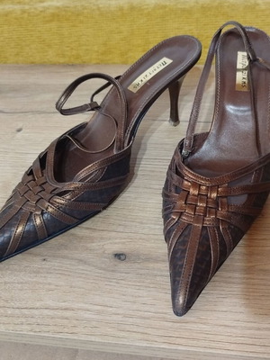 Petretzikis heels used bronze pointed with woven design, size 40