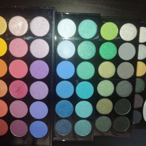 Sephora Palette new makeup with 148 colors and mirror