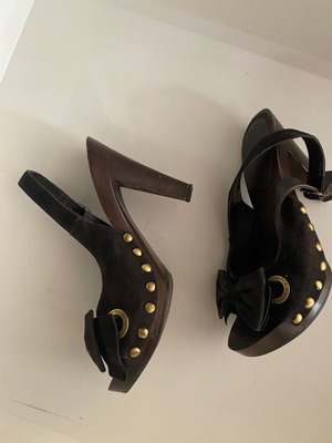 Karen Millen suede sandals used brown with gold studs and wooden heel