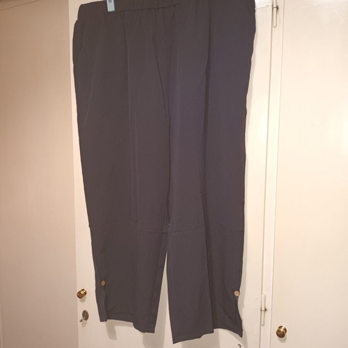 Pantelona 3/4 straight leg 5XL new with button and cut pockets