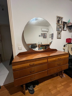 Dresser with mirror used