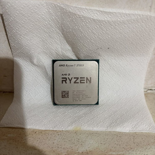 Ryzen 7 3700X with stock cooler