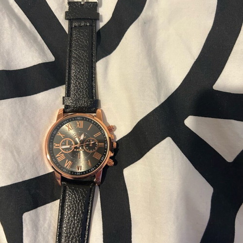 Wristwatch new unisex with black synthetic leather strap