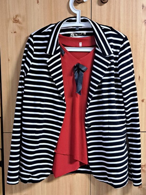 Women's striped jacket black and white, like new, size 6XL