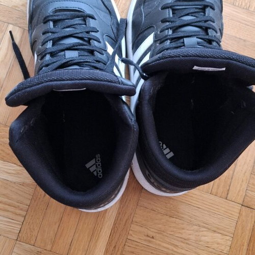 Addidas Men's Athletic Shoes Hoops 3.0 Mid Classic Vintage like new, black