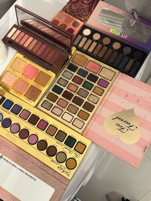 Eye and face palettes used, almost intact