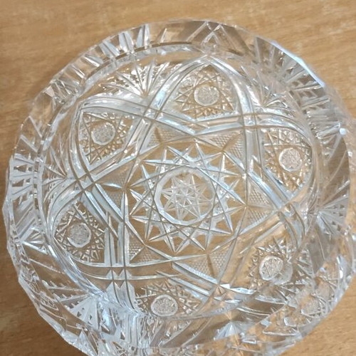 Crystal ashtrays pack of 2 like new with elegant design