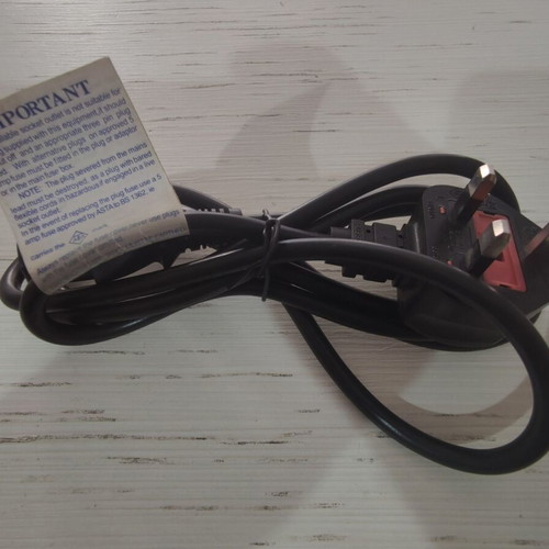 Cable UK Plug to IEC C13 for Computers and Electronics new