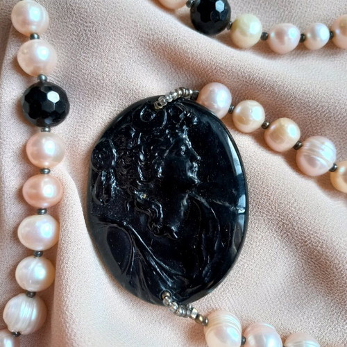 Onyx & rose pearls necklace used, vintage large