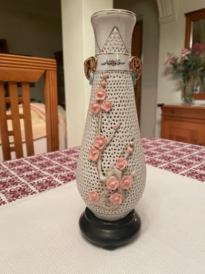 Decorative vase new porcelain 25cm height