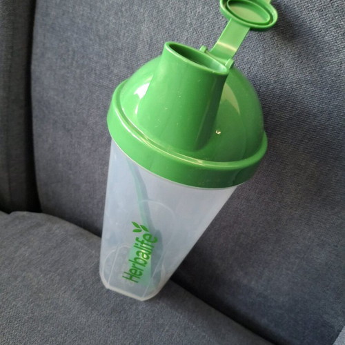 Herbalife shaker and measuring spoon new