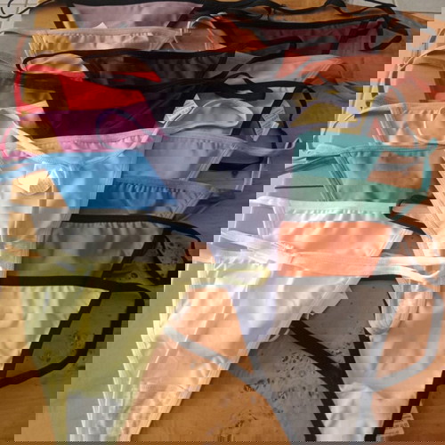 string εσώρουχα γυναικεία