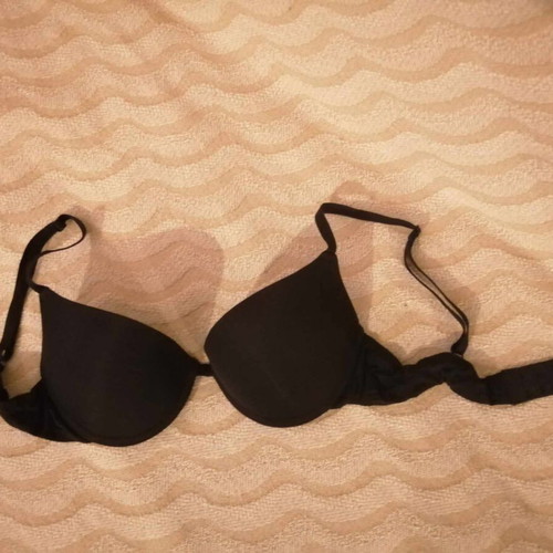 Black bra 80b used with padding