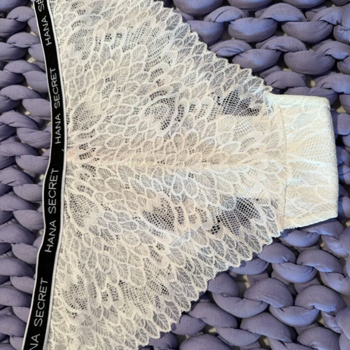 Lace lingerie set new, 5 pieces Brazil design, size Large