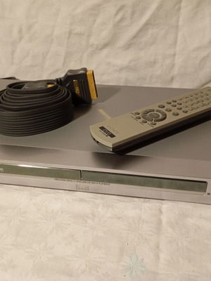 Sony DVD-CD player DVP-NS590P with remote