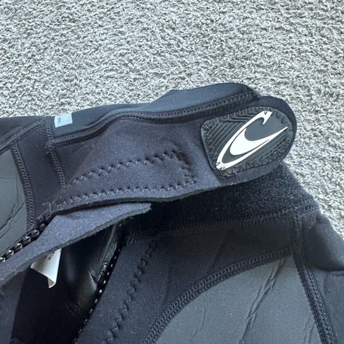 O’Neil wetsuit like new, medium size