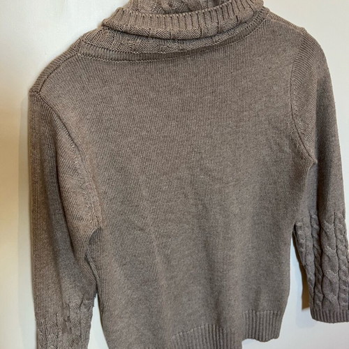 Women's beige turtleneck sweater like new, size M