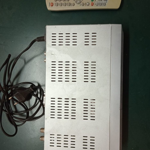 Satellite receiver used with remote control