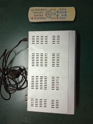Satellite receiver used with remote control