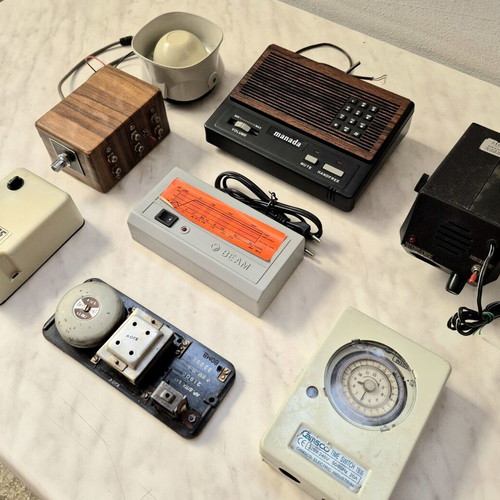 Vintage electronics collection, assorted devices