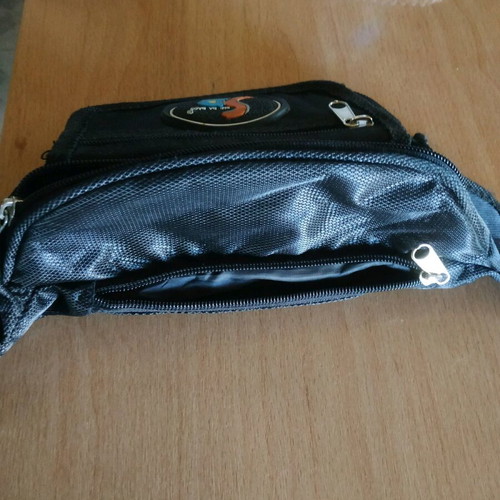 Men's waist bag like new, missing cord