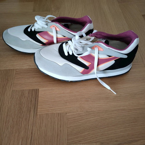 Vintage Diadora Pulse athletic shoes size 44 new, multicolor