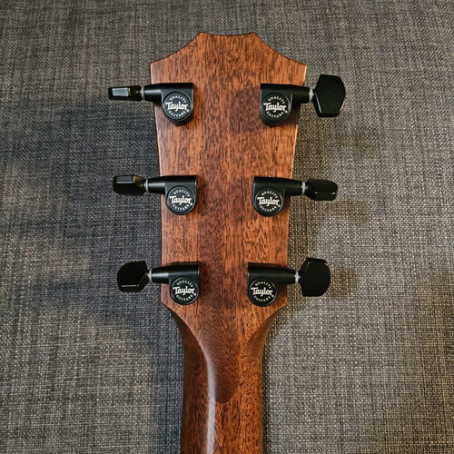 Taylor 324ce Flamed Tasmanian Blackwood guitar like new