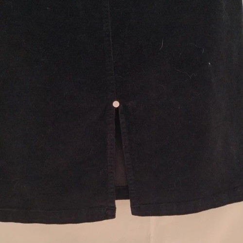 Black velvet pencil skirt like new, size M/L