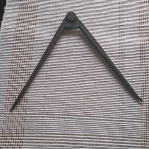 Metal antique compass used