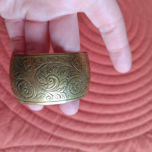 Collectible bronze bracelet like new