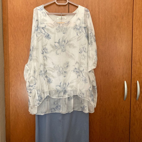 Lecomte women's elastic skirt size L blue like new
