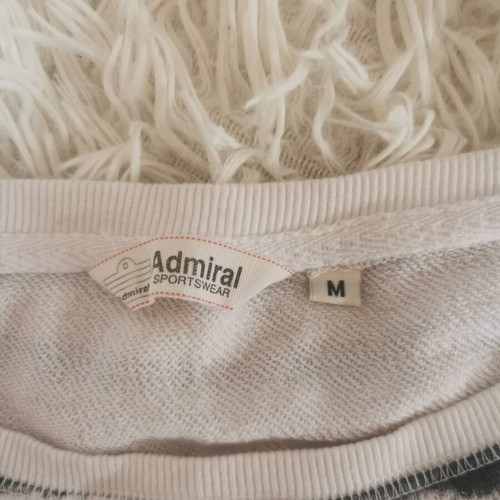 Admiral sweatshirt size M like new, white