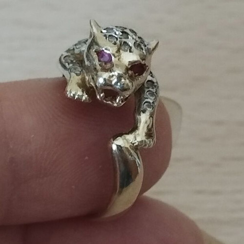 14k Yellow Gold Tiger Head Ring with Zircon Stones, Like New