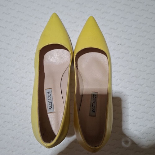 Leather yellow pumps size 37 new