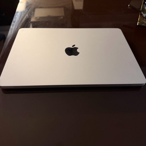 Apple MacBook 13 M4 laptop new