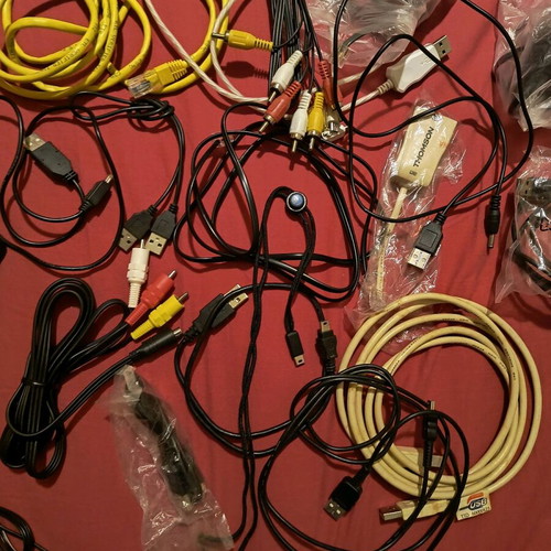 Cable pack used, USB, ADSL splitter, phone, audio and video cables