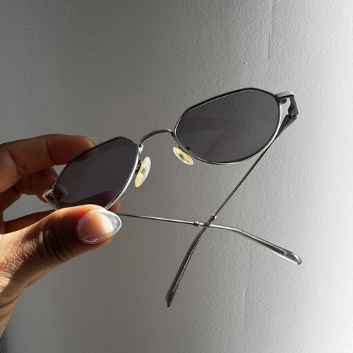 No Idols sunglasses like new, thin polygonal metal frame, grey lenses