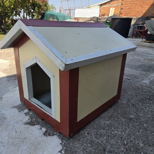 Dog kennel made of panels