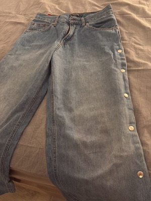 Salt & Pepper Jeans νούμερο 25 με κουμπιά στο πλάι, σαν καινούργιο, μπλε