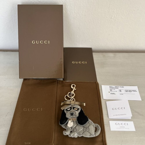 Gucci keychain new, brown