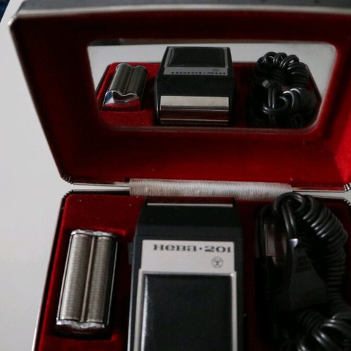 Heba 201 electric shaver like new, collectible with accessories